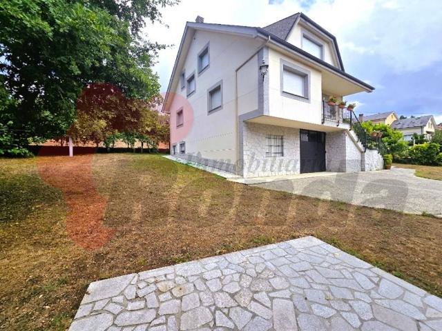 Chalet en venta en O Corgo, Lugo