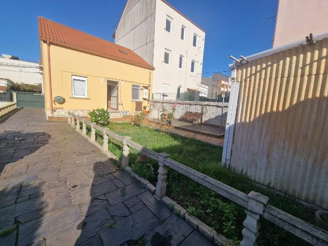 Chalet en venta en Castro, Narón