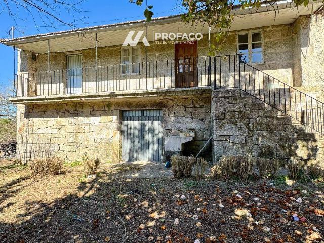 Villa en venta en O Irixo
