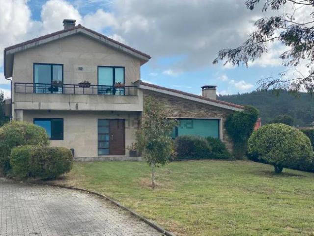 Chalet en venta en Ames, Santiago