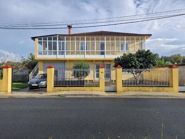 Chalet en venta en Ames, Santiago