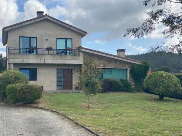 Chalet en venta en Ames, Santiago