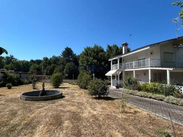 Chalet en venta en Prexigueiró, Ourense