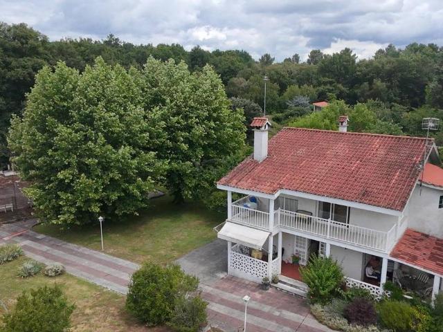 Chalet en venta en Prexigueiró, Ourense