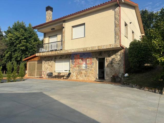Villa en venta en O Pereiro De Aguiar, O Pereiro de Alén