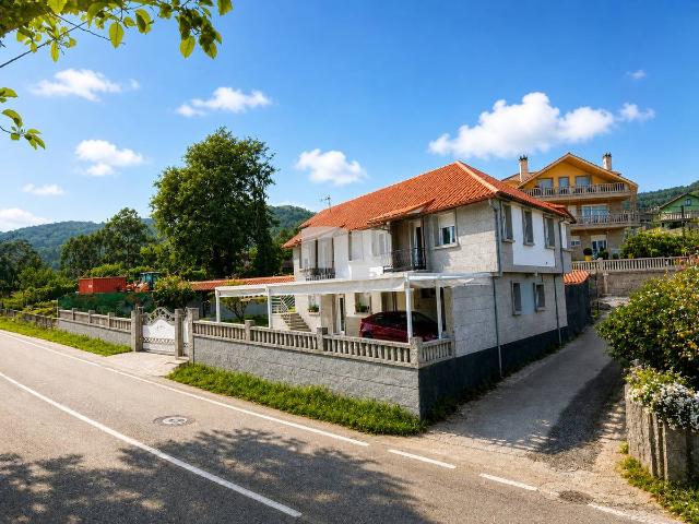 Chalet en venta en O Porriño, Vigo