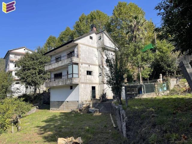 Chalet en venta en O Porriño
