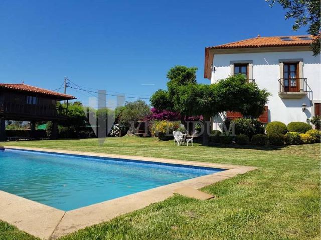 Villa en venta en O Rosal