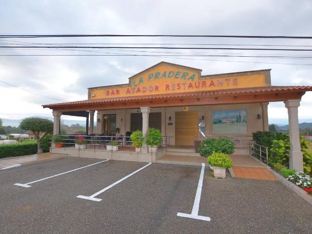Villa en venta en O Rosal