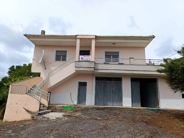 Villa en venta en O Saviñao