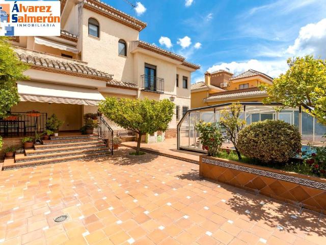 Chalet en venta en Ogíjares, Granada