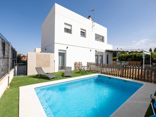 Chalet en venta en Ogíjares, Granada