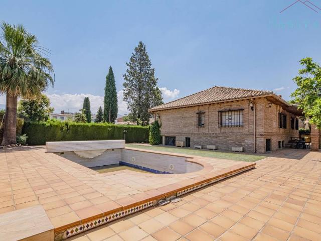 Chalet en venta en Ogíjares, Granada
