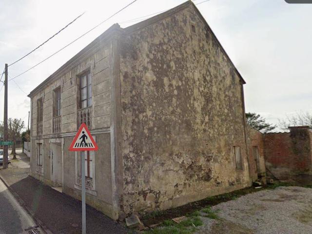 Chalet en venta en Oleiros, A Coruña
