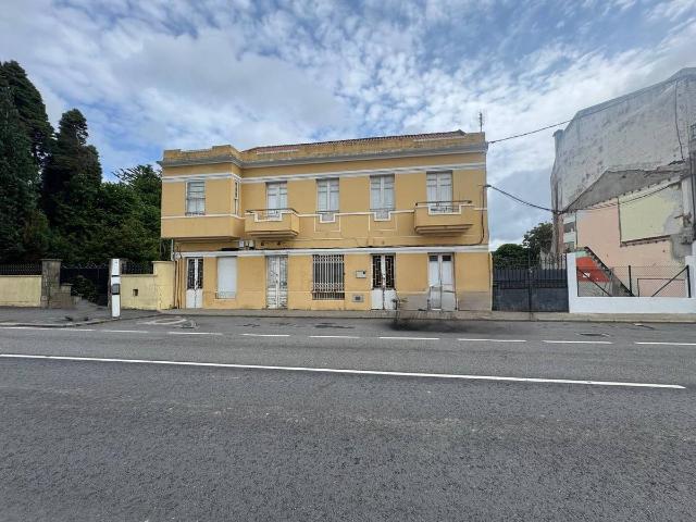 Chalet en venta en Oleiros, A Coruña