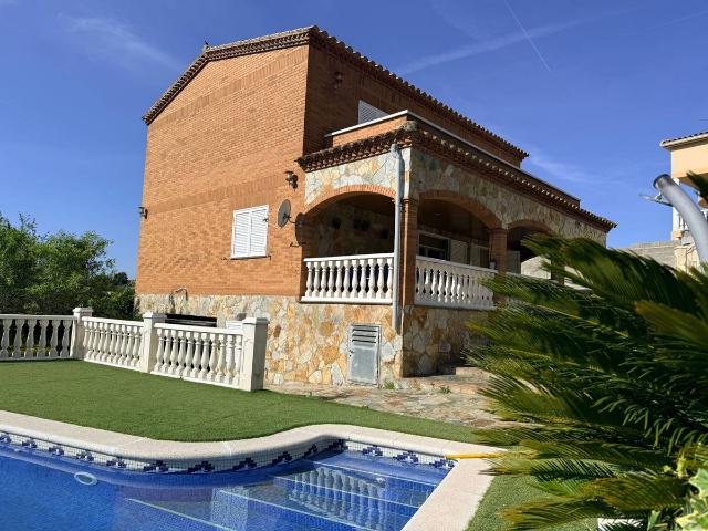 Chalet en venta en Sant Miquel d'Olèrdola, Alt Penedès