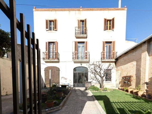 Villa en venta en Sant Cugat Sesgarrigues