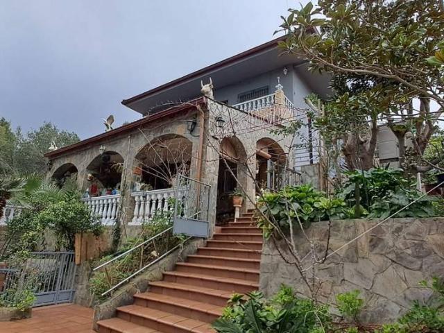 Villa en venta en Olesa De Bonesvalls