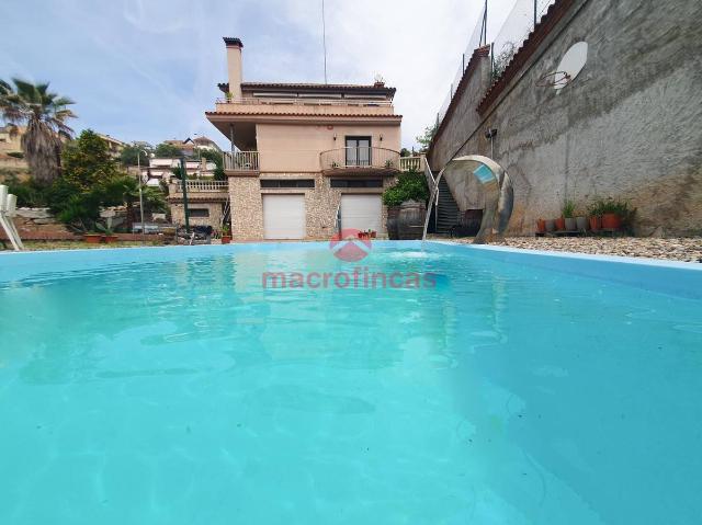 Villa en venta en Olesa De Montserrat