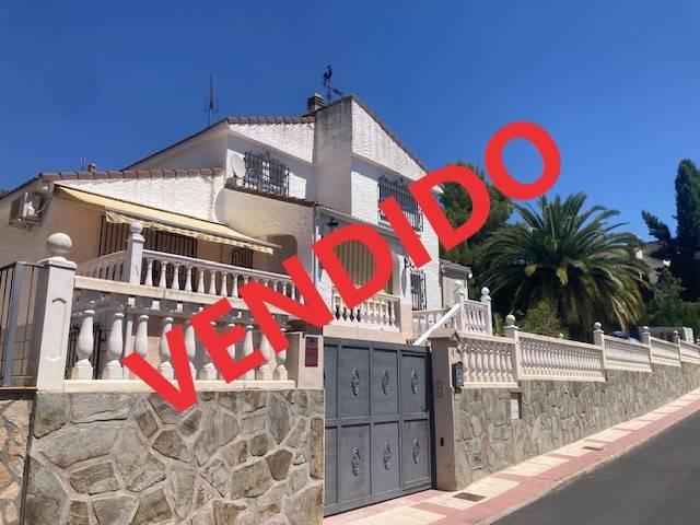 Chalet en venta en Olías Del Rey, Castilla-La Mancha