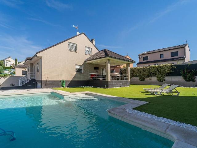 Chalet en venta en Olías Del Rey, Castilla-La Mancha