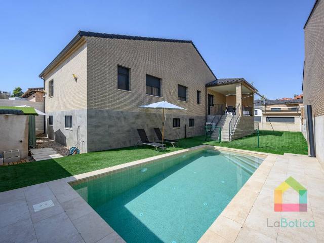 Chalet en venta en Olías Del Rey, Castilla-La Mancha