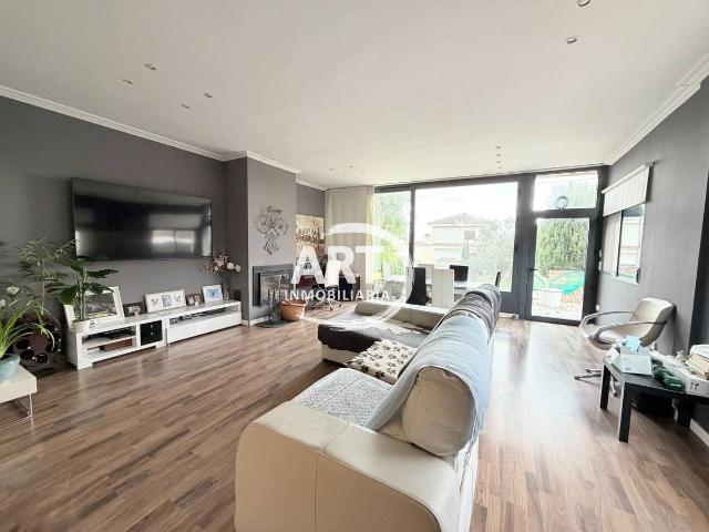 Chalet en venta en Chiva, València / Valencia