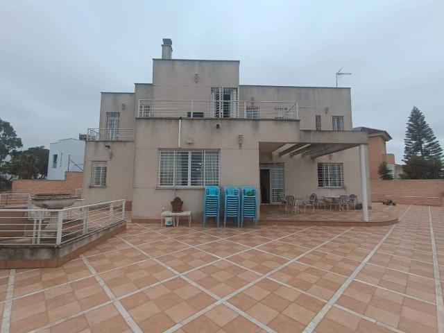 Chalet en venta en Distrito de Quinto, Dos Hermanas