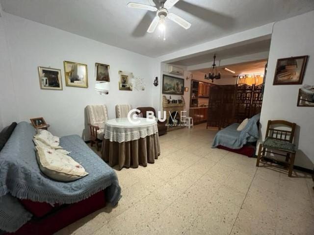 Villa en venta en Olivares