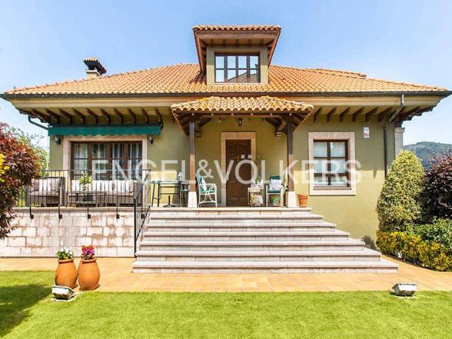 Chalet en venta en Centro, Oviedo