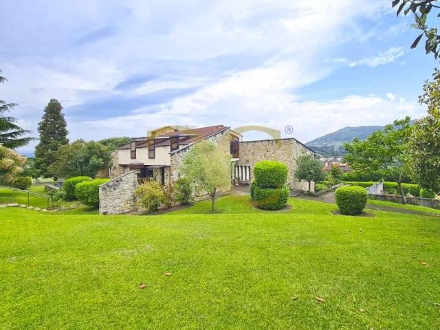 Chalet en venta en Centro, Oviedo