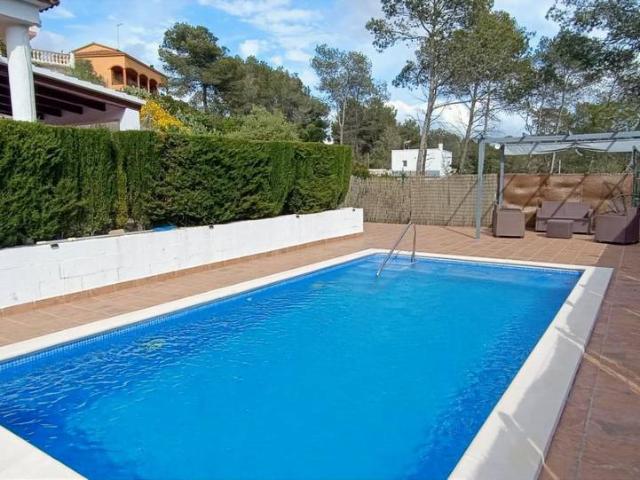 Villa en venta en Olivella