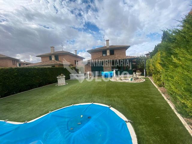 Chalet en venta en Ollauri, La Rioja