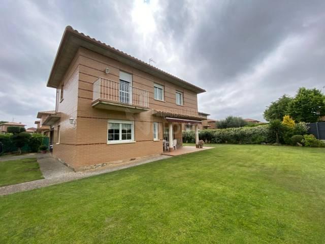 Chalet en venta en Ollauri, La Rioja