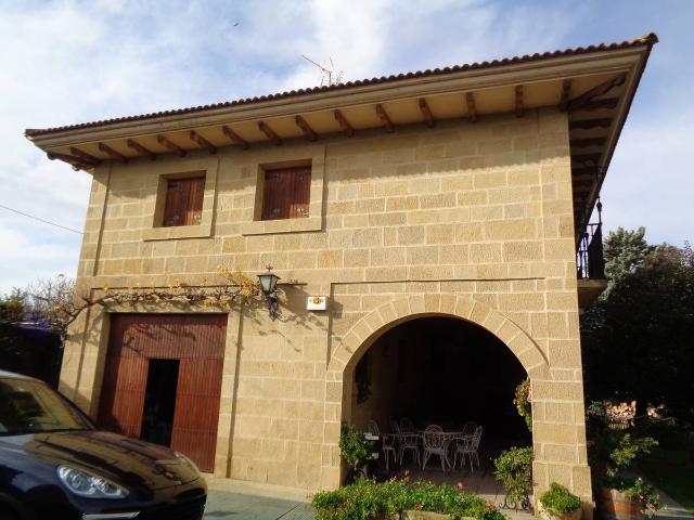 Chalet en venta en Ollauri, La Rioja