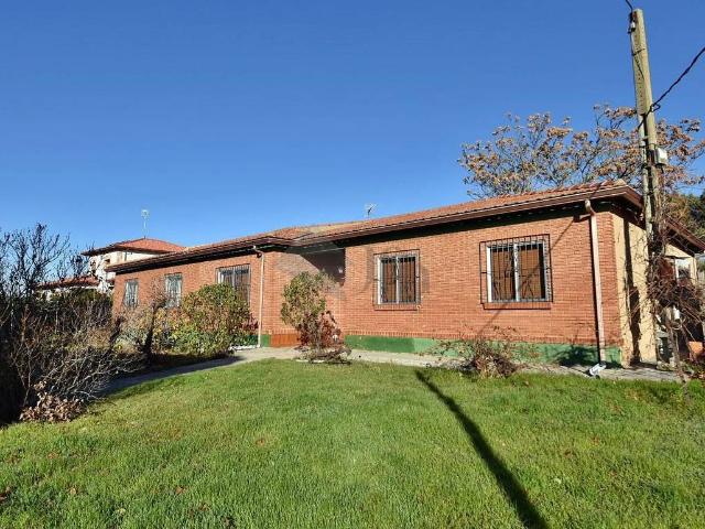 Chalet en venta en Olmedo De Camaces, Castilla y León
