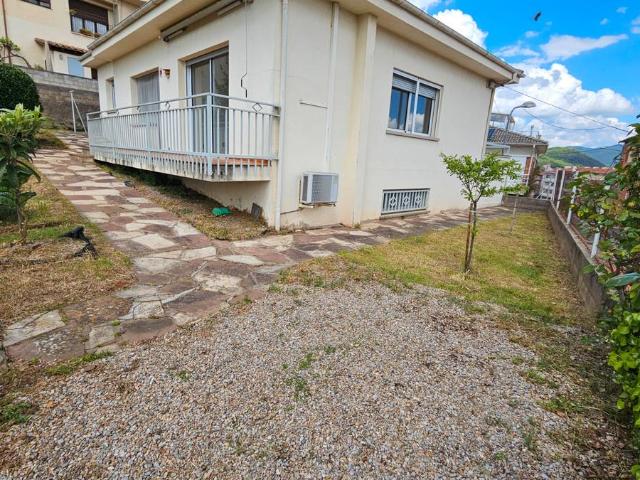 Villa en venta en Olot, Malagrida