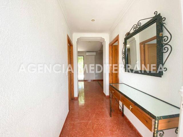 Villa en venta en Ondara