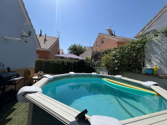 Chalet en venta en Ontígola, Toledo