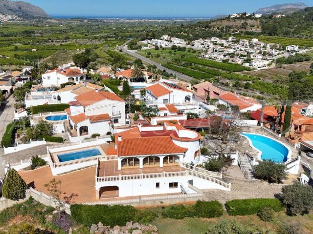 Villa en venta en Orba, Orbeta
