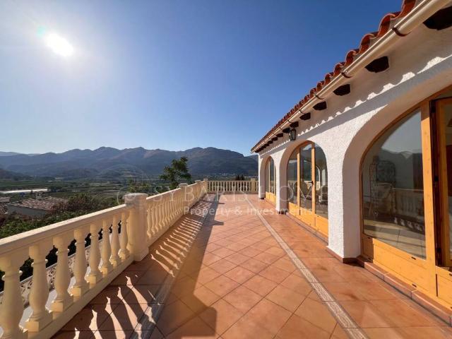 Villa en venta en Orba, Orbeta
