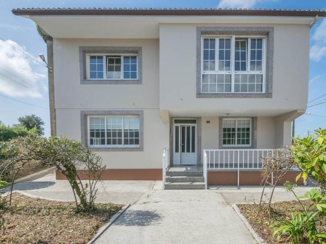 Chalet en venta en Ordes, Galicia