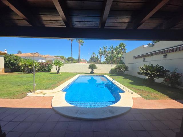 Chalet en venta en Alcalá De Guadaíra, Andalucía
