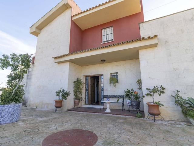 Chalet en venta en Alcalá De Guadaíra, Andalucía