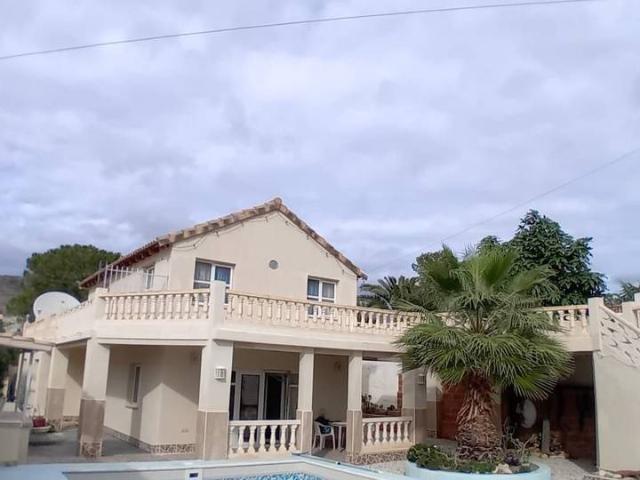 Villa en venta en Orxeta