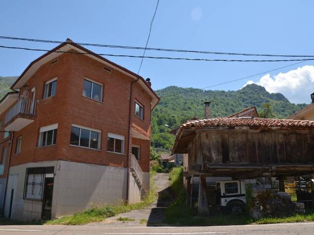 Villa en venta en Oseja De Sajambre