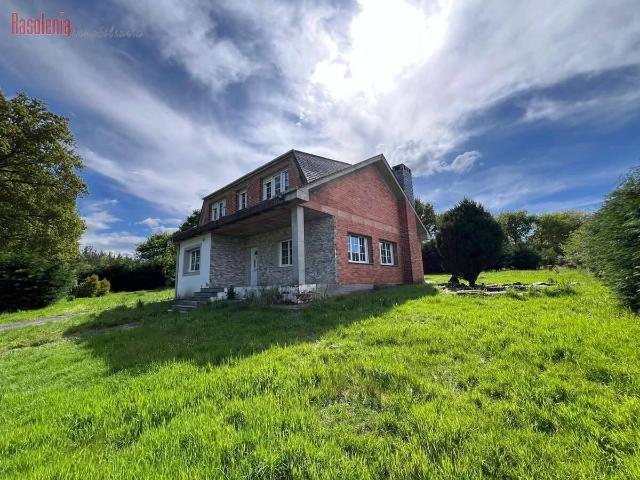 Chalet en venta en Outeiro de Rei, Lugo