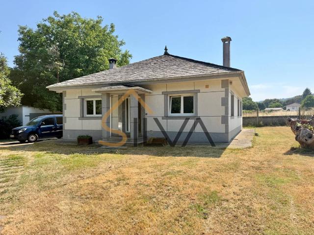 Chalet en venta en Outeiro de Rei, Lugo