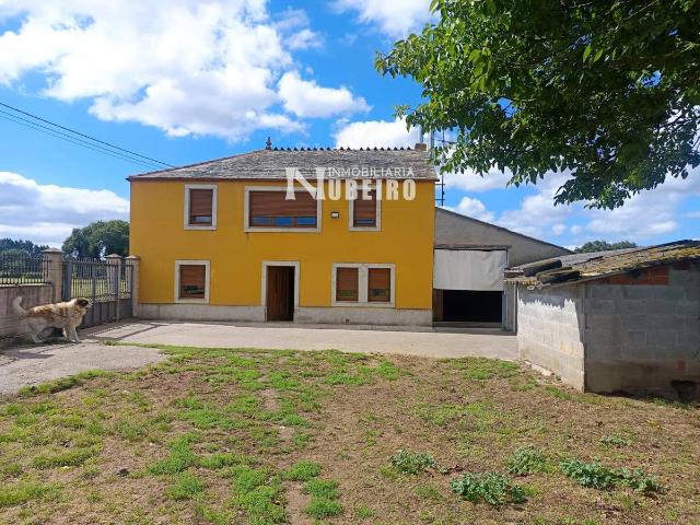 Chalet en venta en Outeiro de Rei, Lugo