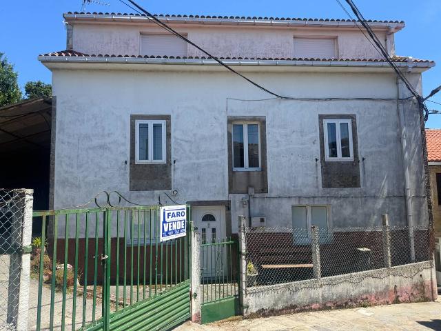 Chalet en venta en Outes, Noia